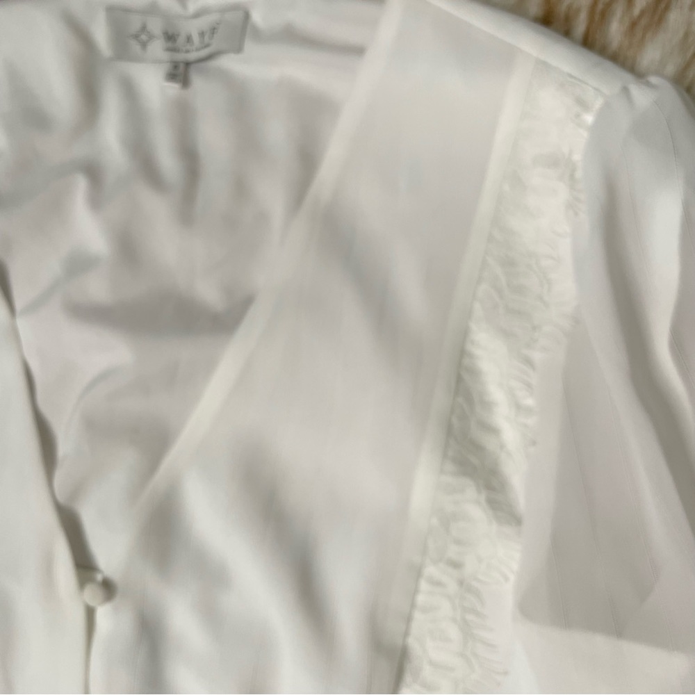 Wayf Front Tie Button Front Blouse - image 5